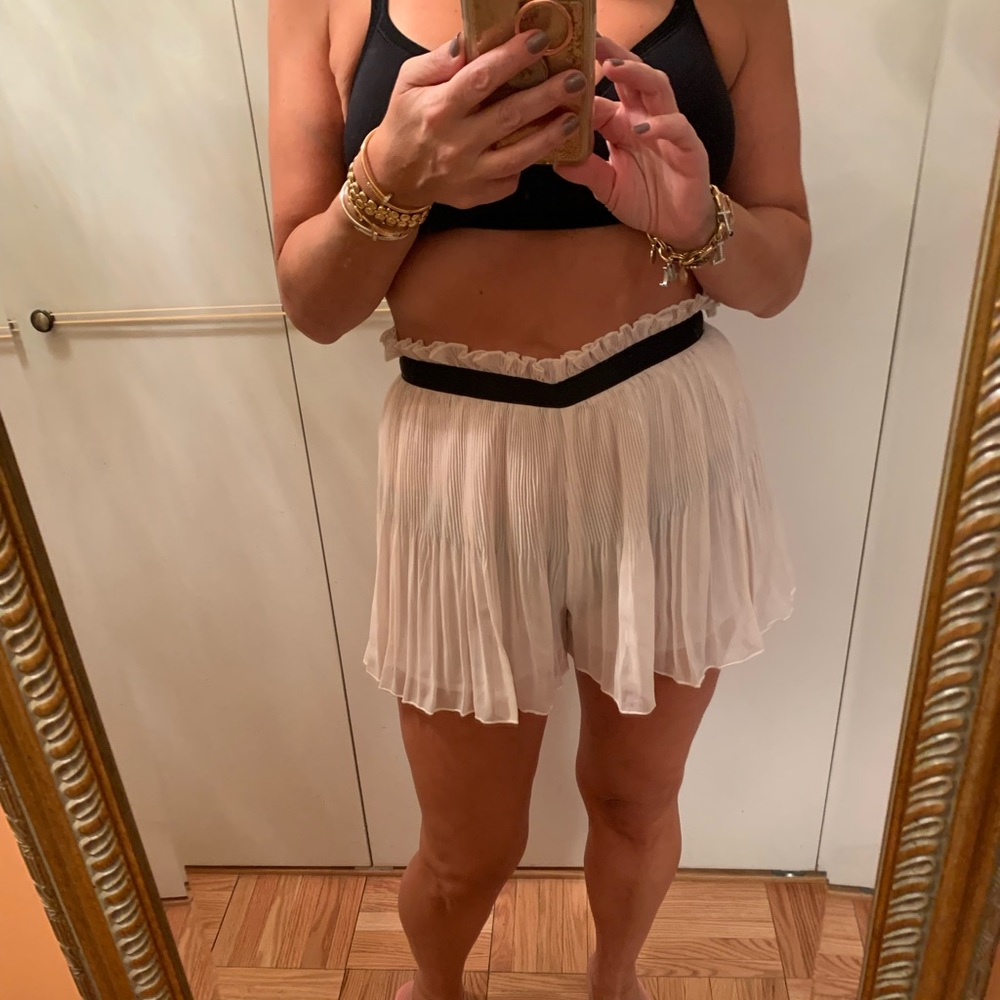 Pleated shorts